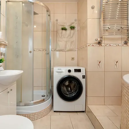 W Sercu Lodzi Piotrkowska Balkon & 2 Sypialnie By Renters Apartment