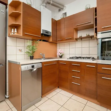 W Sercu Lodzi Piotrkowska Balkon & 2 Sypialnie By Renters Apartment Lodz (Lodz)